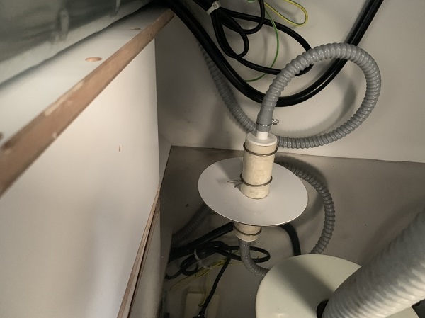 ハウステックトップオープン食洗機取替え　排水接続